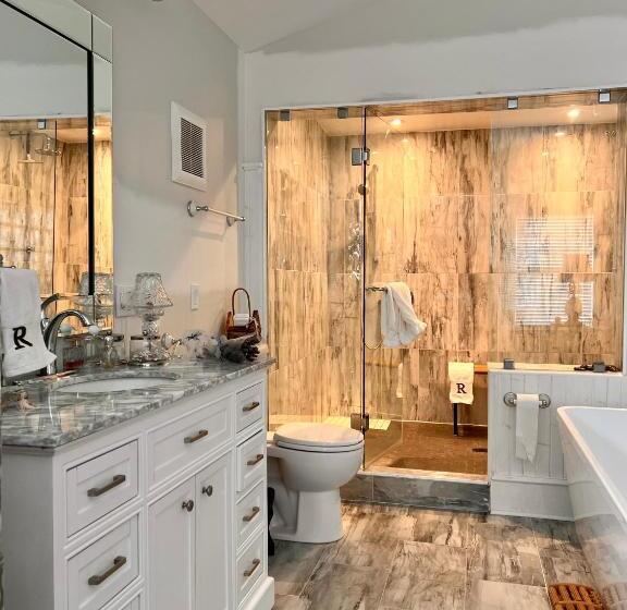 行政套房, Runaway Bay Guest House