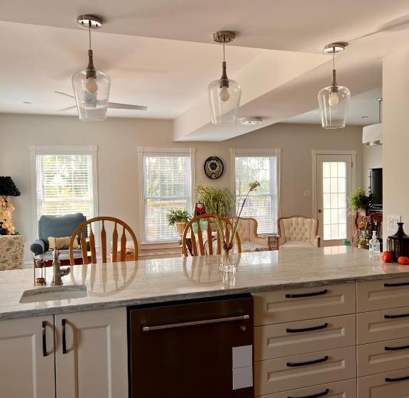 جناح ديلوكس, Runaway Bay Guest House