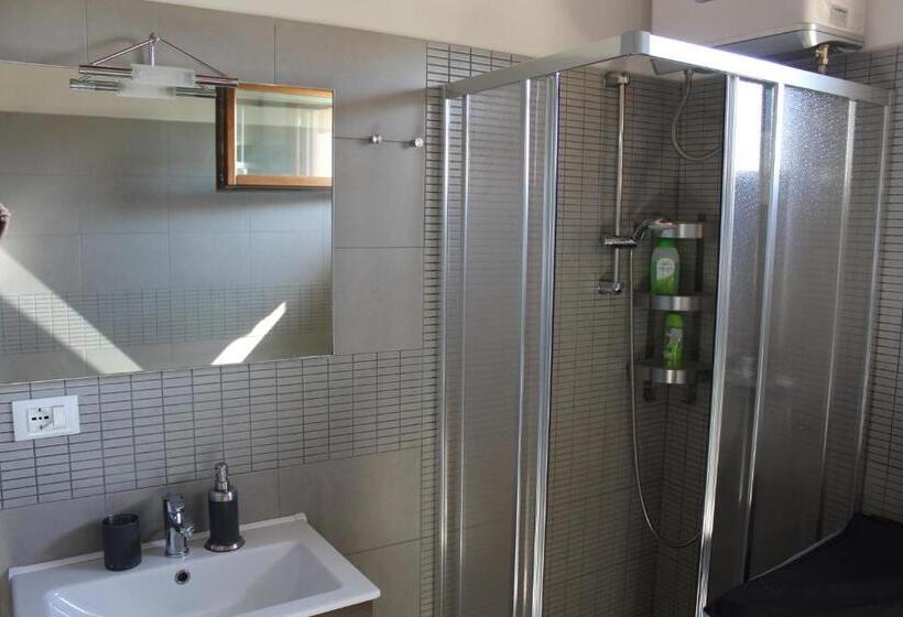 家庭间, Villa Madi