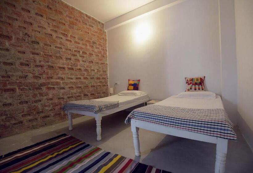 带共用浴室的标准房间, Chalo Eco Hostel