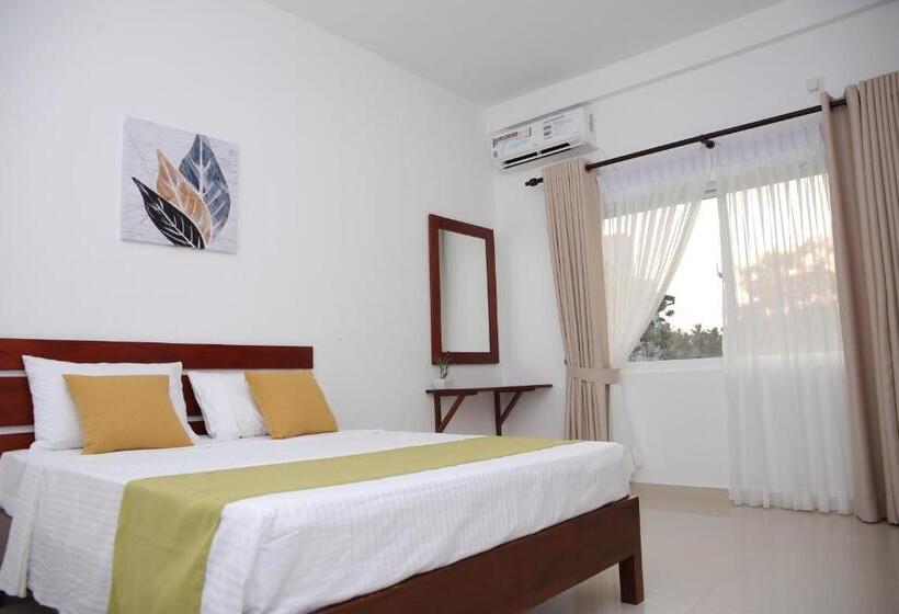 غرفة قياسية, Amadel Negombo