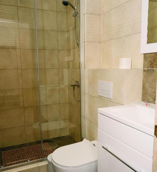 スタンダードトリプルルーム, готель Hunter