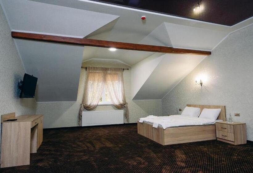 带大床的套房, готель Hunter