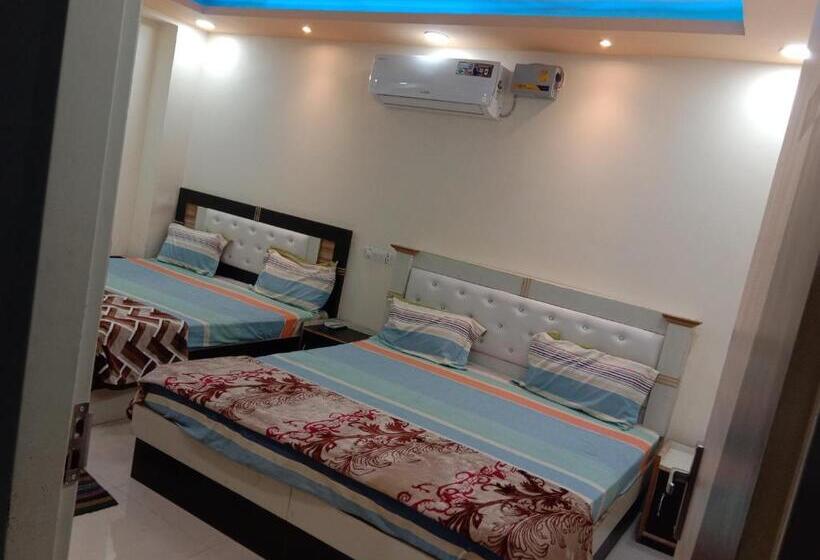 חדר משפחתי דלוקס, Oscar Banquet And