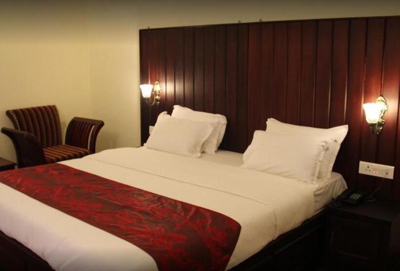 Номер Deluxe, Golden Springs