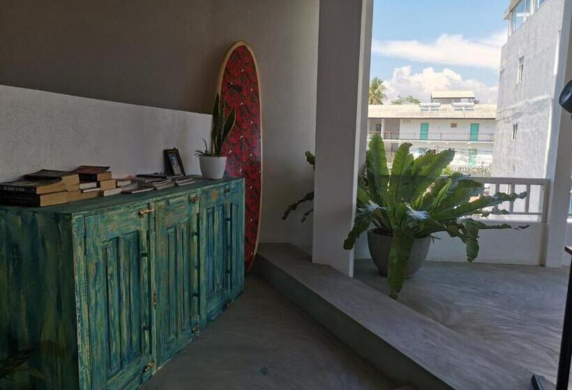 샬레, Mountain Wave Hotel And Surfshop