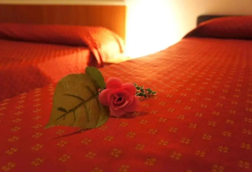 اتاق استاندارد سه نفره, Camere Delfini