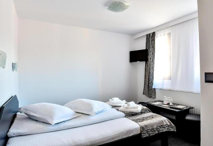 غرفة قياسية, Casa Mara