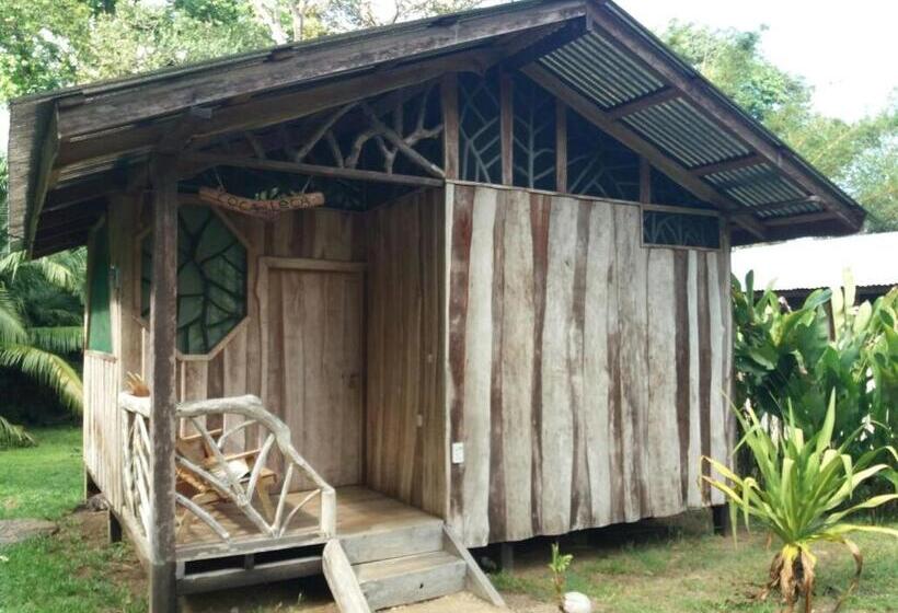 اتاق استاندارد سه نفره, El Chontal