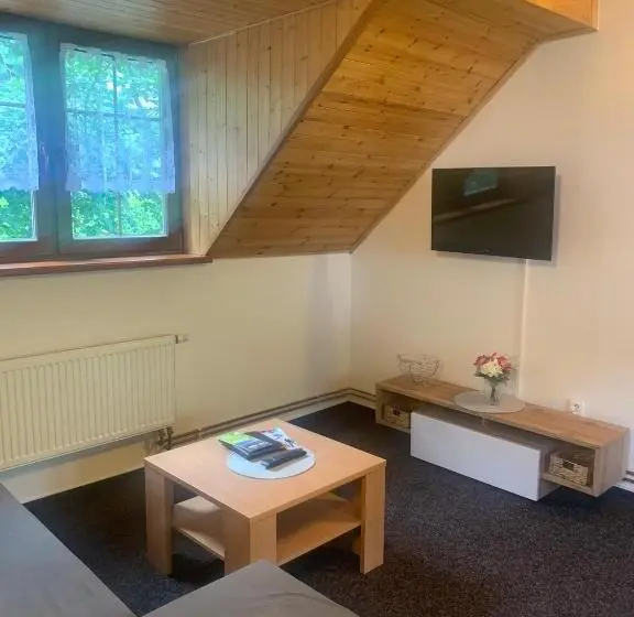 Huoneisto 2 Makuuhuonetta, Penzion U Orla