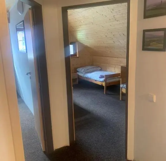 Huoneisto 2 Makuuhuonetta, Penzion U Orla