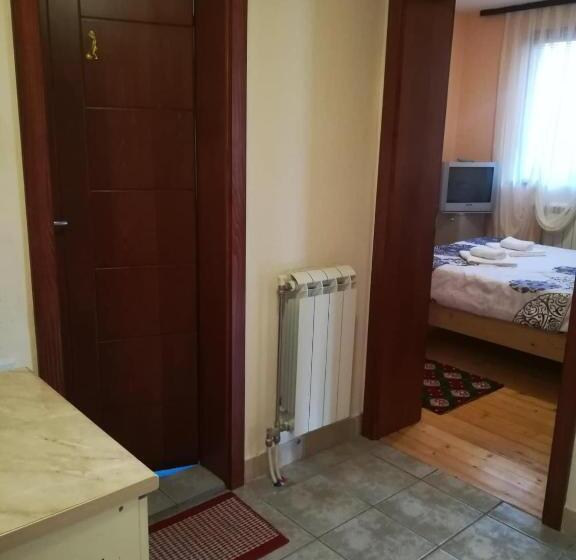 سوییت, Stefani Apartments