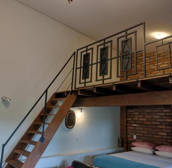 إستديو قياسى مزود بشرفة, Suítes Brotas City