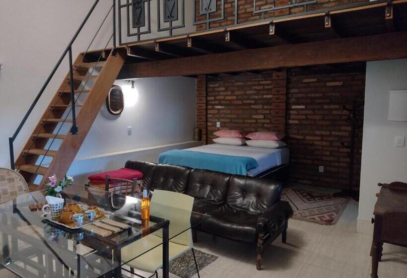 إستديو قياسى مزود بشرفة, Suítes Brotas City