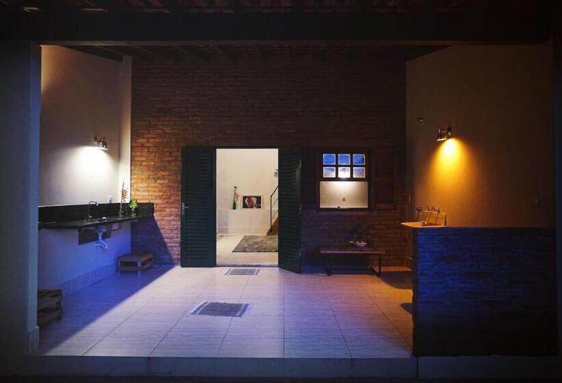 إستديو قياسى مزود بشرفة, Suítes Brotas City