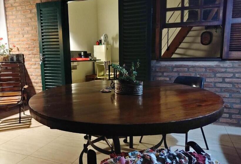 إستديو قياسى مزود بشرفة, Suítes Brotas City