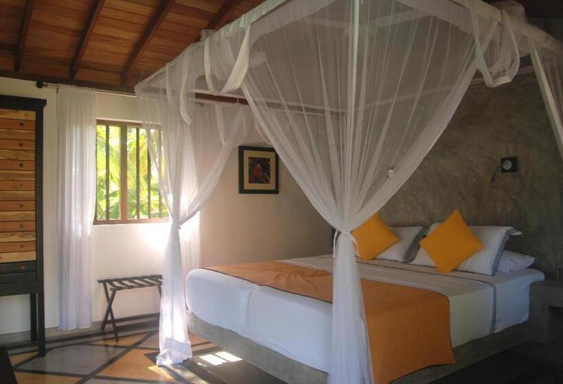 キングサイズベッドのスタンダードルーム, The Saffron House