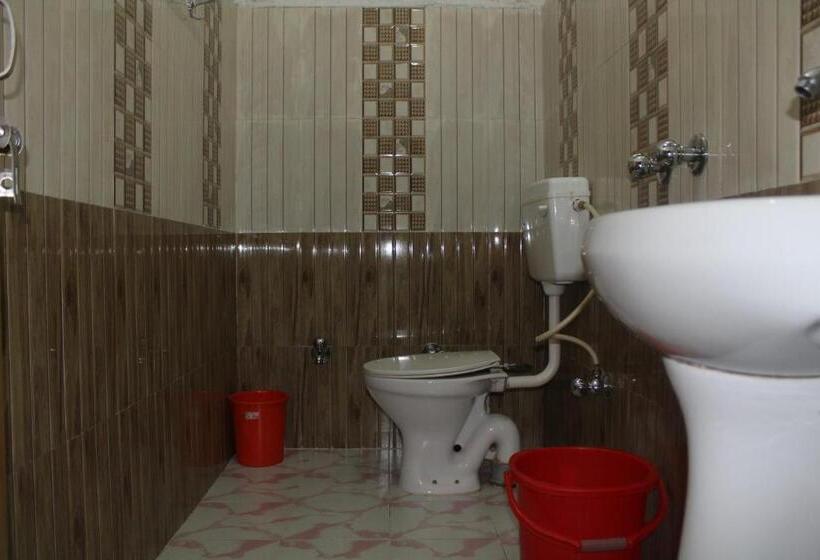 غرفة ديلوكس, Third Eye Tosh