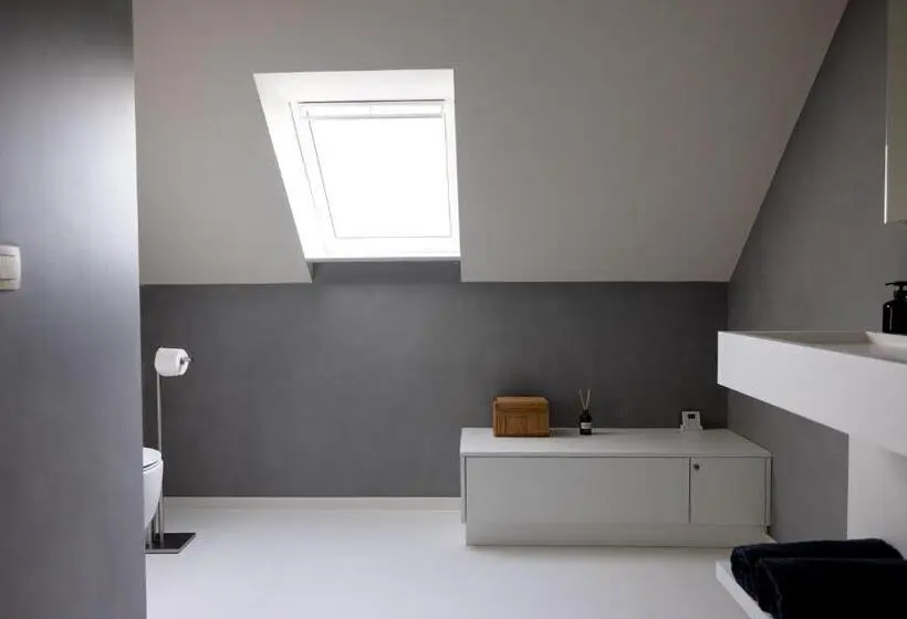 Deluxe Kolmen Hengen Huone, B&b Ginnekenshoeve