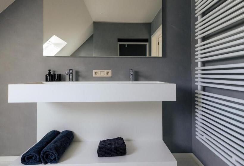 חדר דלוקס לשלושה, B&b Ginnekenshoeve