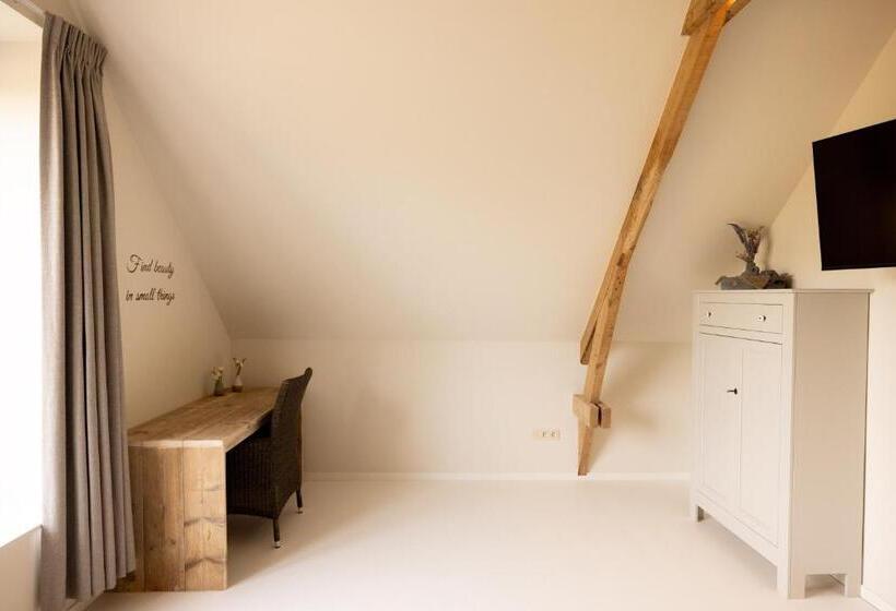 חדר סטנדרט לשלושה עם נוף לגינה, B&b Ginnekenshoeve