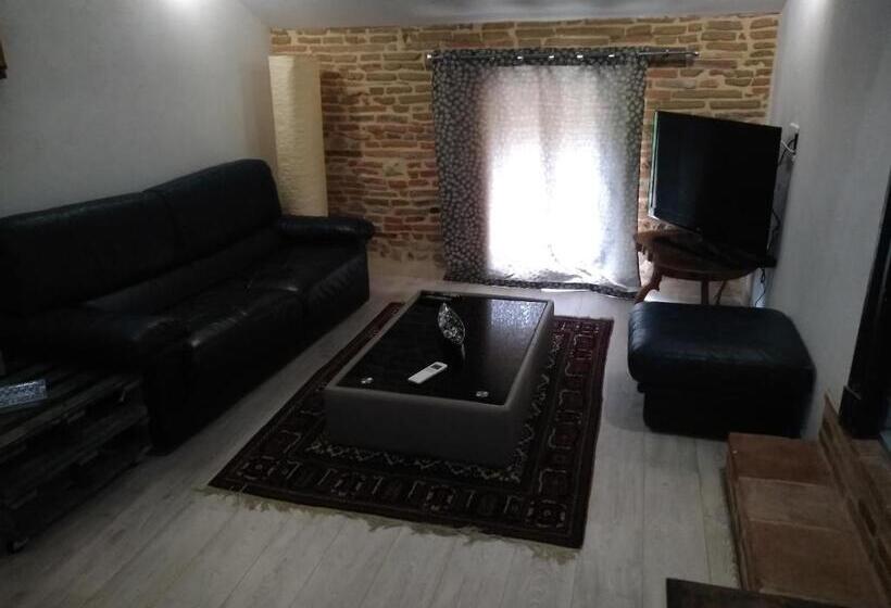 جناح كلاسيكي, Domaine La Baronne