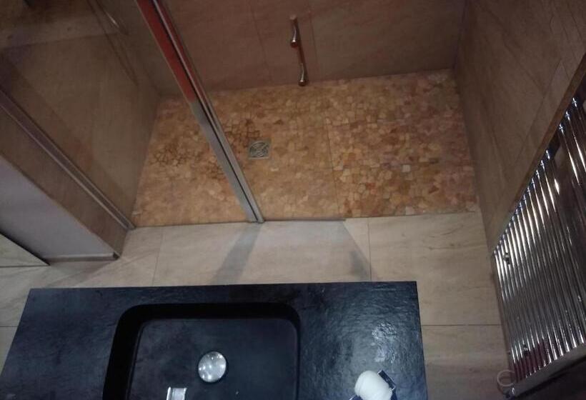 غرفة قياسية سرير كينج, Domaine La Baronne