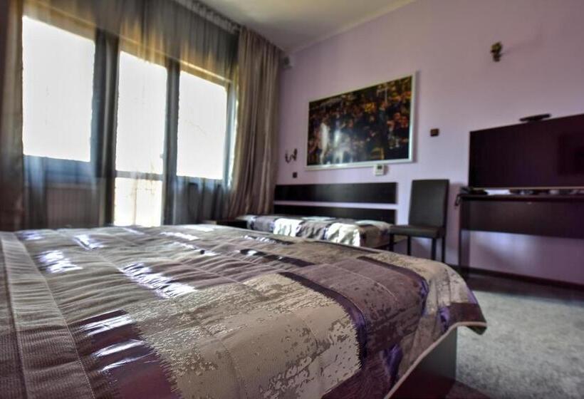 スタンダードトリプルルーム, Boutique Hotel Lyulyak