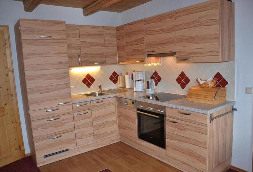 استودیوی استاندارد, Holdhof