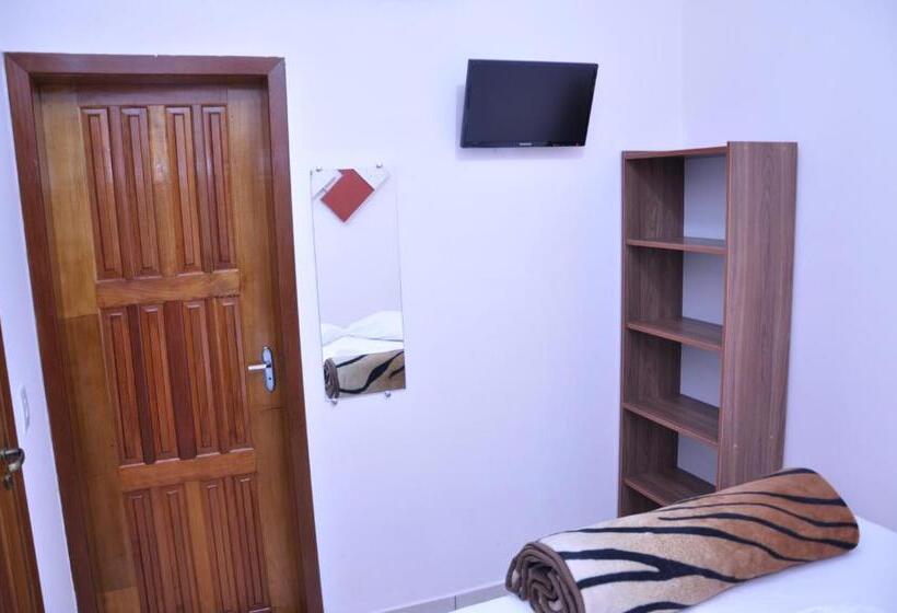 חדר סטנדרט יחיד, Sanches