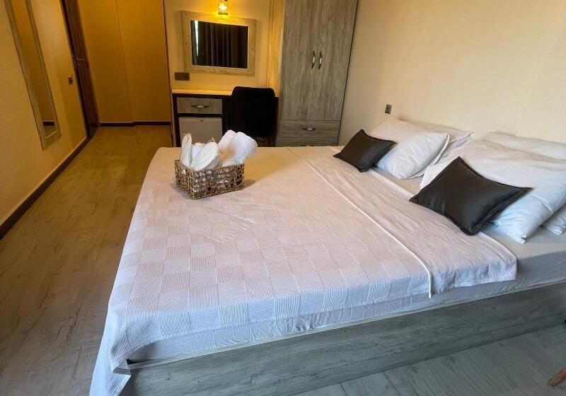 חדר משפחתי, Tek Han Kumkuyu