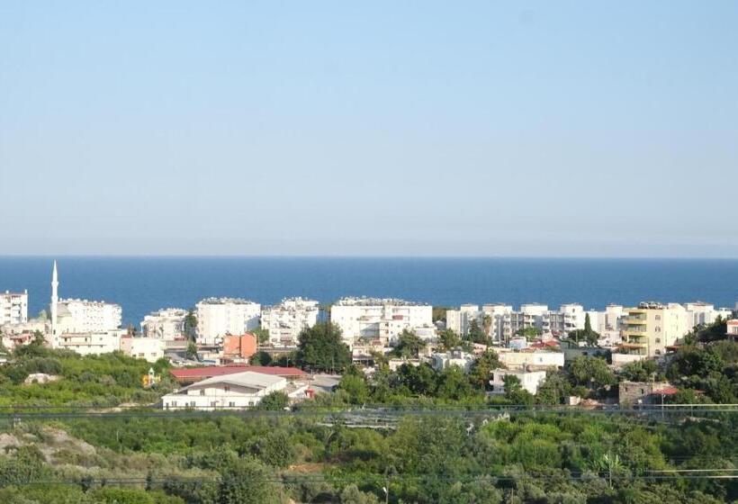 סוויטת ג'וניור עם מרפסת, Tek Han Kumkuyu