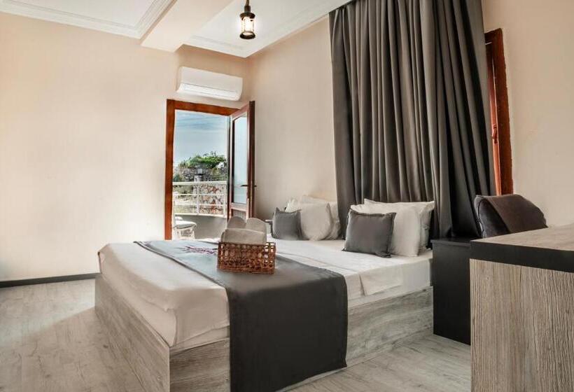 חדר משפחתי, Tek Han Kumkuyu