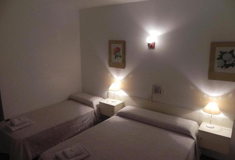 标准三人间, Tritones