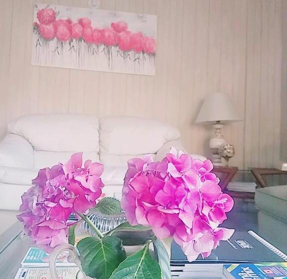 标准三人间, Tritones