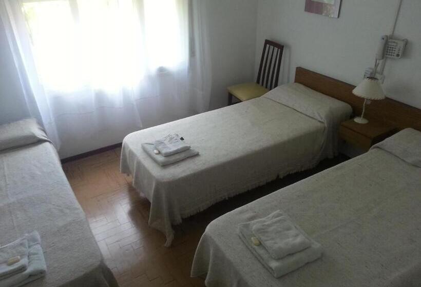 标准三人间, Tritones