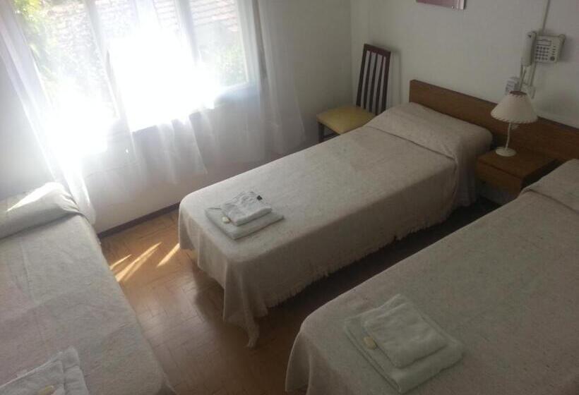 标准三人间, Tritones