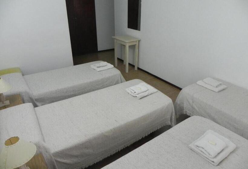 四人标准间, Tritones