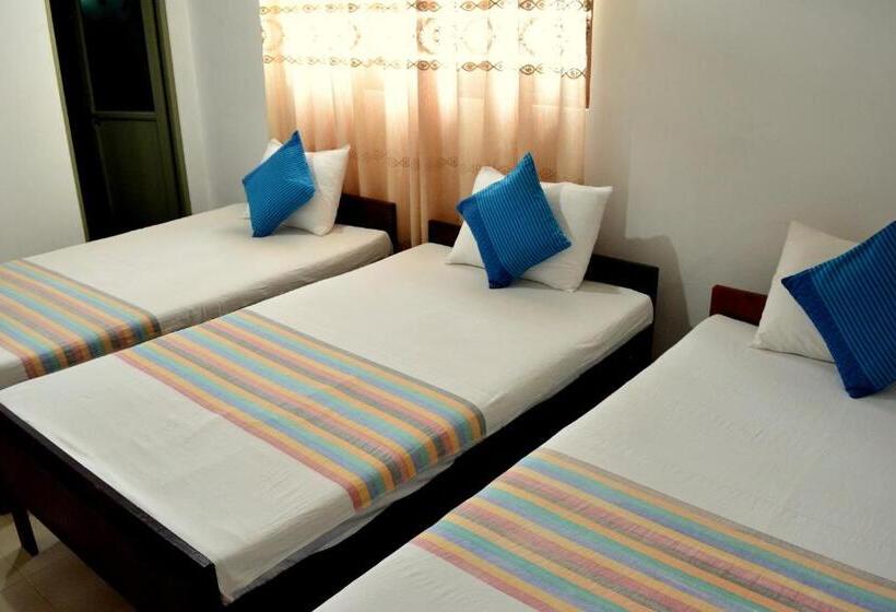 חדר בסיסי לשלושה, Willpattu Wild Watch