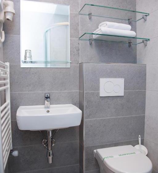 غرفة قياسية فردية, Motel Skalka