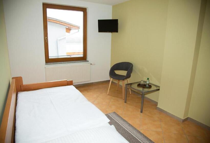 غرفة قياسية فردية, Motel Skalka