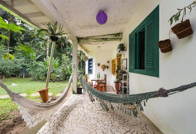 سوئیت با بالکن, Hospedaria Lar Sagrado Arco íris