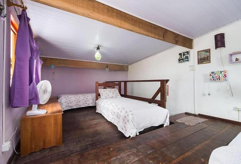 سوئیت با بالکن, Hospedaria Lar Sagrado Arco íris