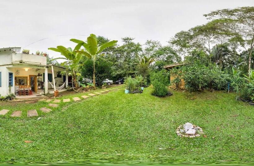 اتاق چهار تخته با دستشویی مشترک, Hospedaria Lar Sagrado Arco íris