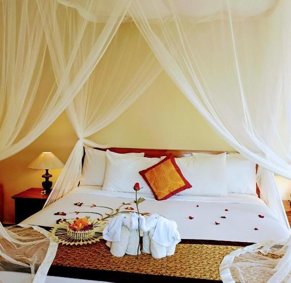 חדר דלוקס נוף בריכה, Inang Villa