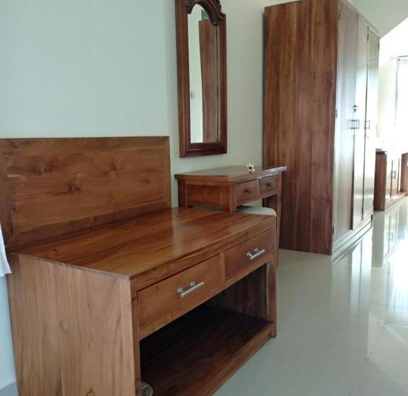Номер Deluxe Вид на Бассейн, Inang Villa