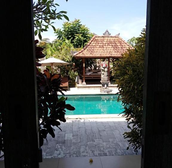 חדר דלוקס נוף בריכה, Inang Villa