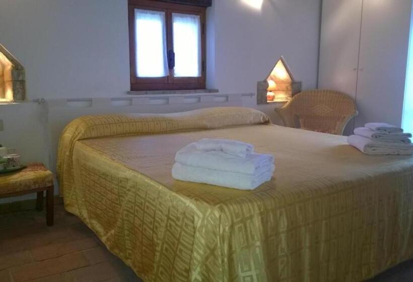 סטודיו סטנדרט עם מרפסת, La Casaccia