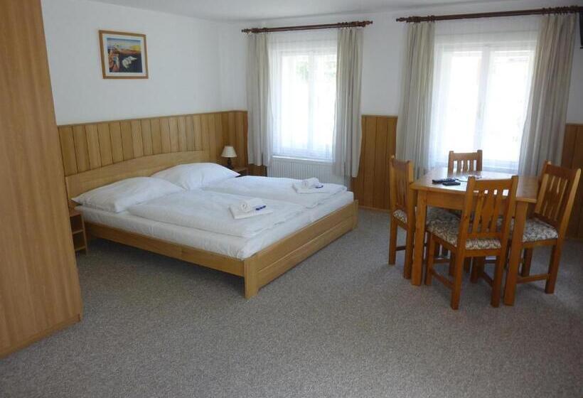 Четырехместный Номер Стандарт, Penzion Barborka