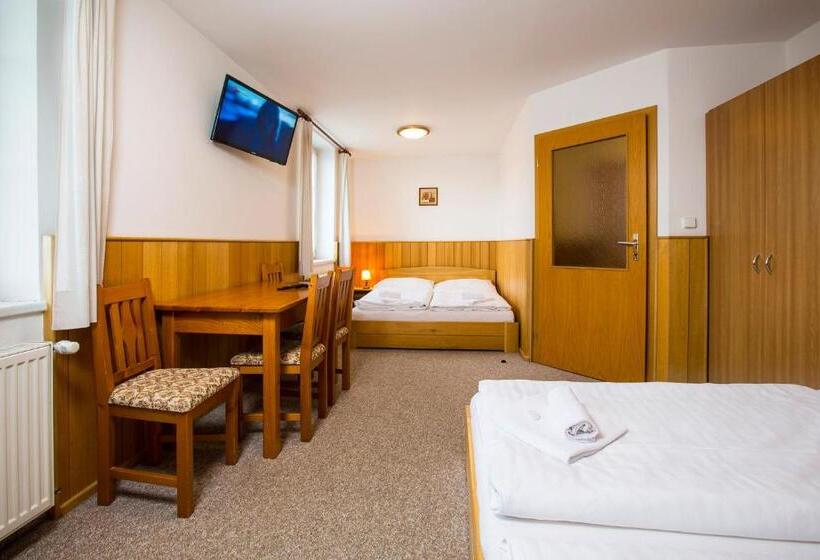 Четырехместный Номер Стандарт, Penzion Barborka